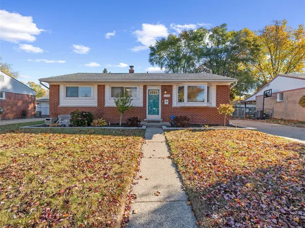 6838 Moccasin St, Westland, MI 48185