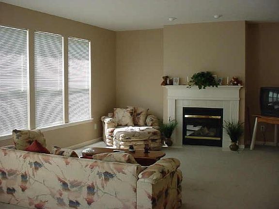 3rd image of 2096 S Whitetail Ct