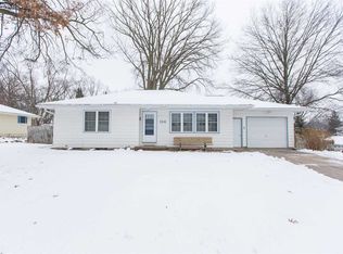 124 Amity Dr, Waterloo, IA 50701