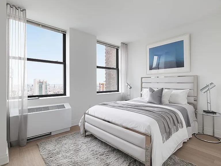 70 Pine St #3302 — Photo 7