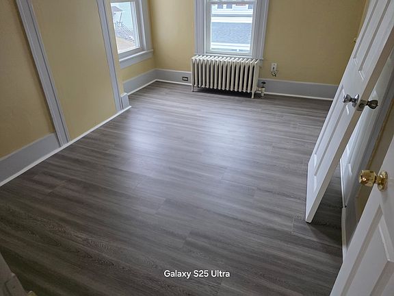 4th image of 28 Thompson St #2