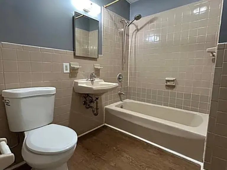 32 Chestnut St #18 — Photo 15