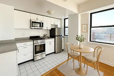 850 Amsterdam Avenue, #15F