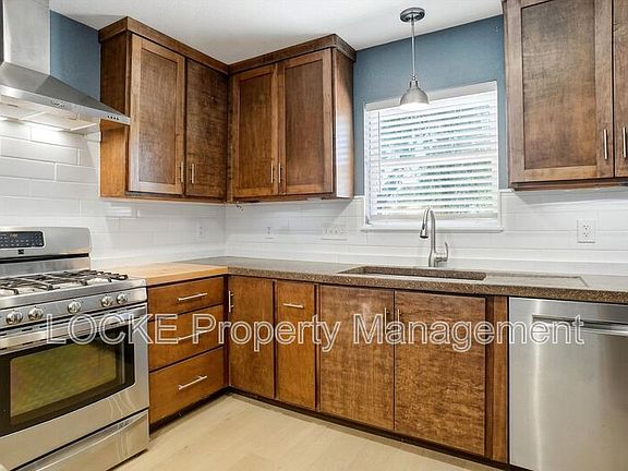 4th image of 1004 Usher St