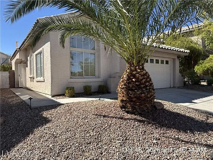 3 bed, 2.0 bath, 1315 sqft, $2,337 — Photo 3