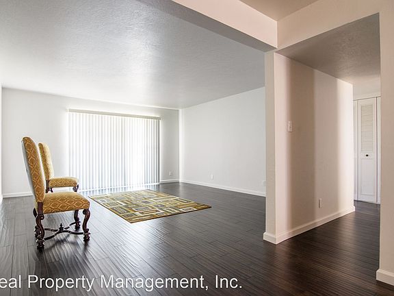 3rd image of 2805 Pioneer Dr APT 2
