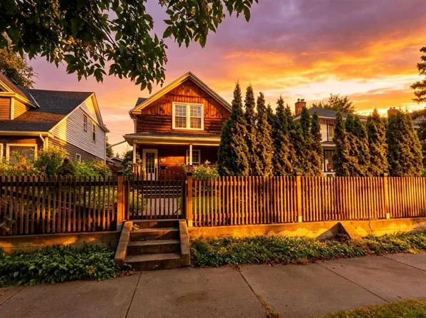 287 7a Ave S, Lethbridge, AB T1J 1N3