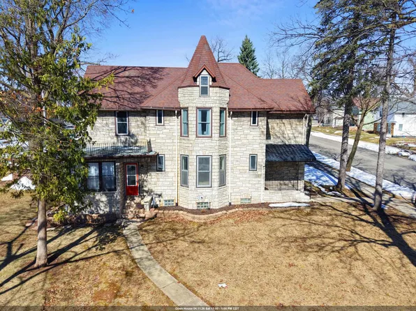 205 W 5th St, Kaukauna, WI 54130