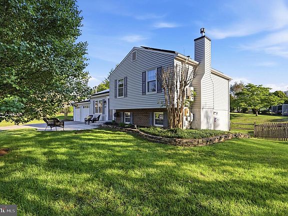 4th image of 10405 Carlyn Ridge Rd