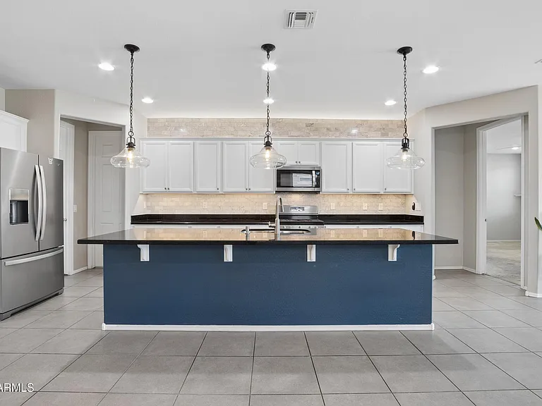 17766 W Granite View Dr — Photo 10