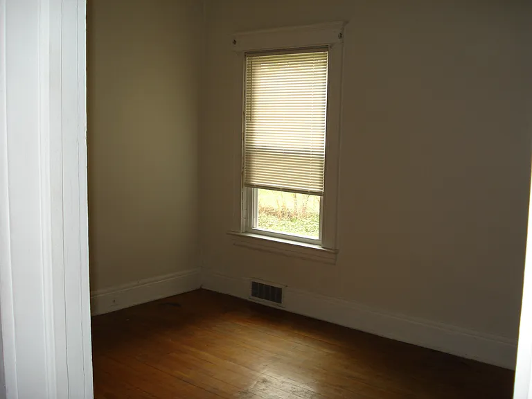 118 Russell St — Photo 16