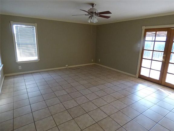 3rd image of 4629 Mount Vernon Dr