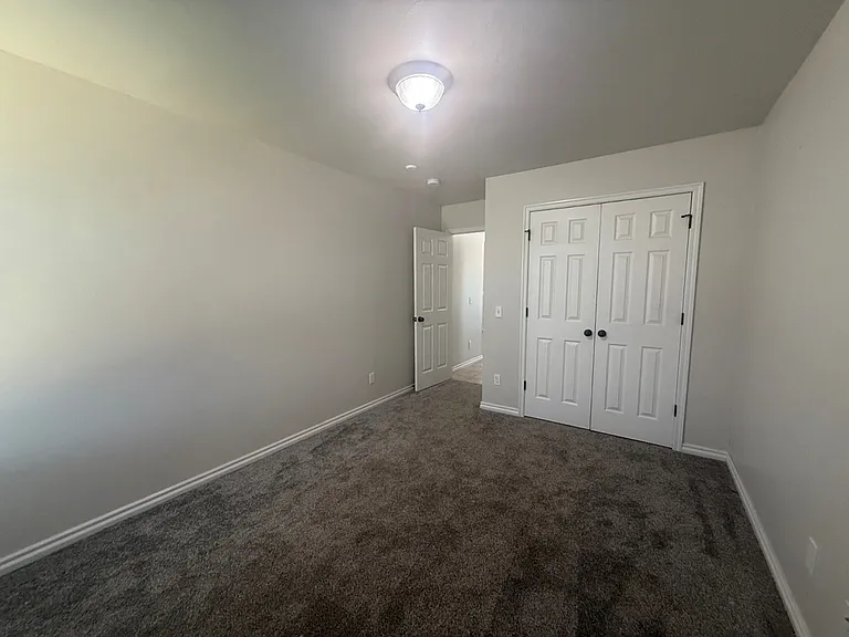 11309 NW 99th St — Photo 33