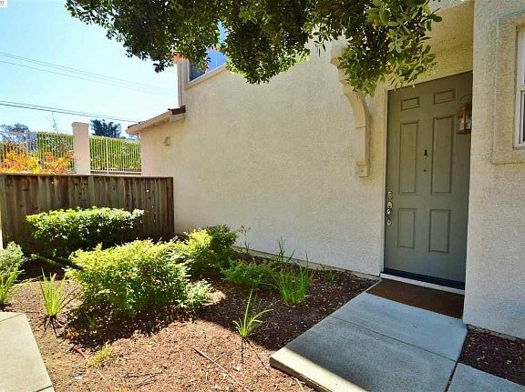 3rd image of 1024 Landmark Ct
