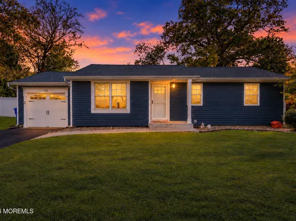 10 Romana Lane, Toms River, NJ 08755