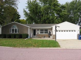 804 26th St, Spirit Lake, IA 51360