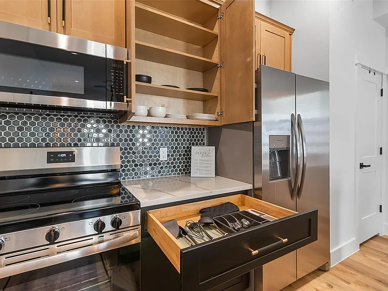 8007 Cora St #A — Photo 28