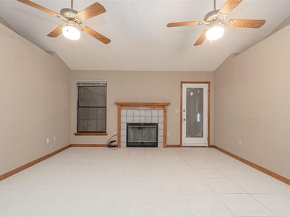 5th image of 4986 Creekside Ln