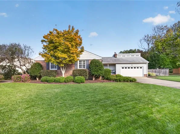 816 Queen Elizabeth Dr, Virginia Beach, VA 23452
