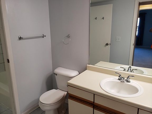 4th image of 1711 Sussex Walk APT A