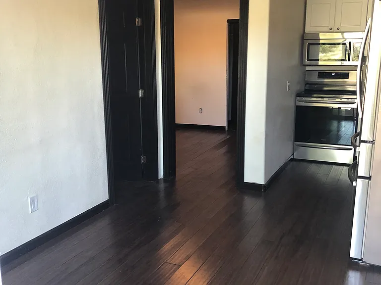 12802 Woodley Ave — Photo 14