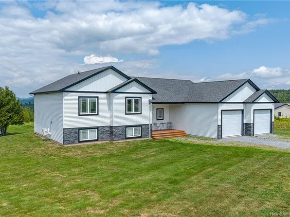 34 McMaster Ave, Hampton, NB E5N 2B7