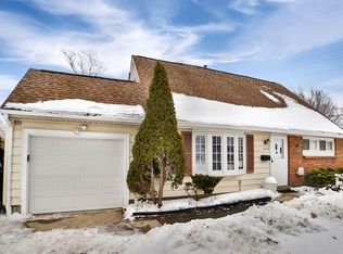 1079 Carter Dr, Grand Island, NY 14072