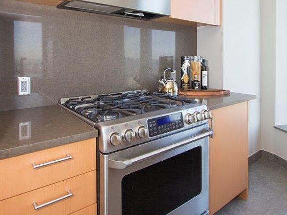 4th image of 8 Spruce St APT 66A