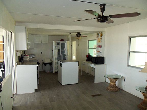 5th image of 19 Tyler Ln