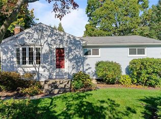 105 Lockhaven Rd, Warwick, RI 02889