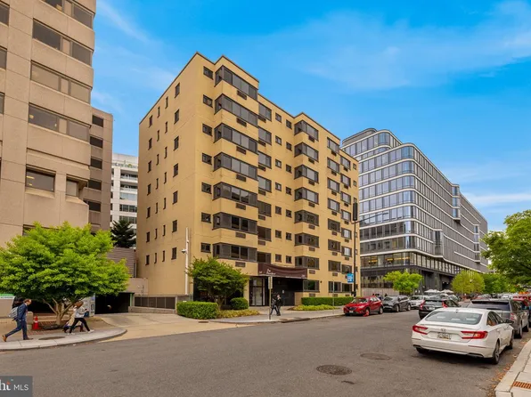 2141 I St NW APT 402, Washington, DC 20037