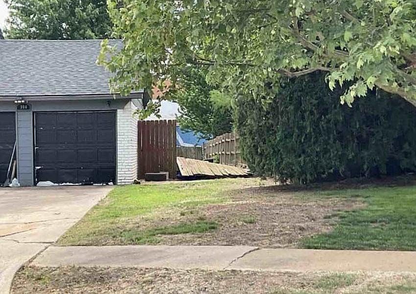 2nd image of 904 NE 4th St