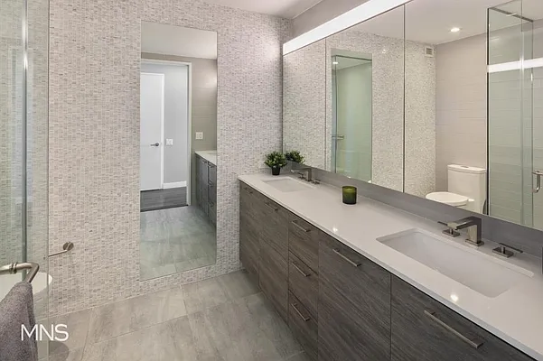 Rented by MNS Marketing | media 4