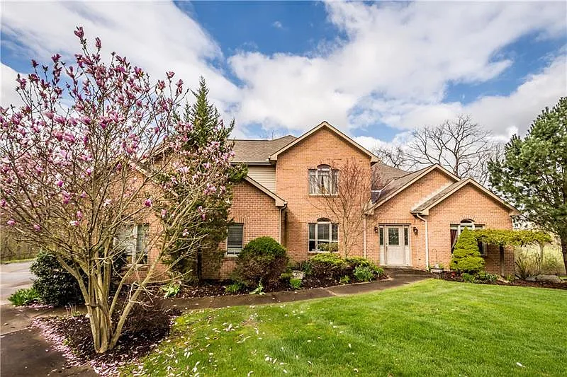 108 Willoughby Ct photo 1