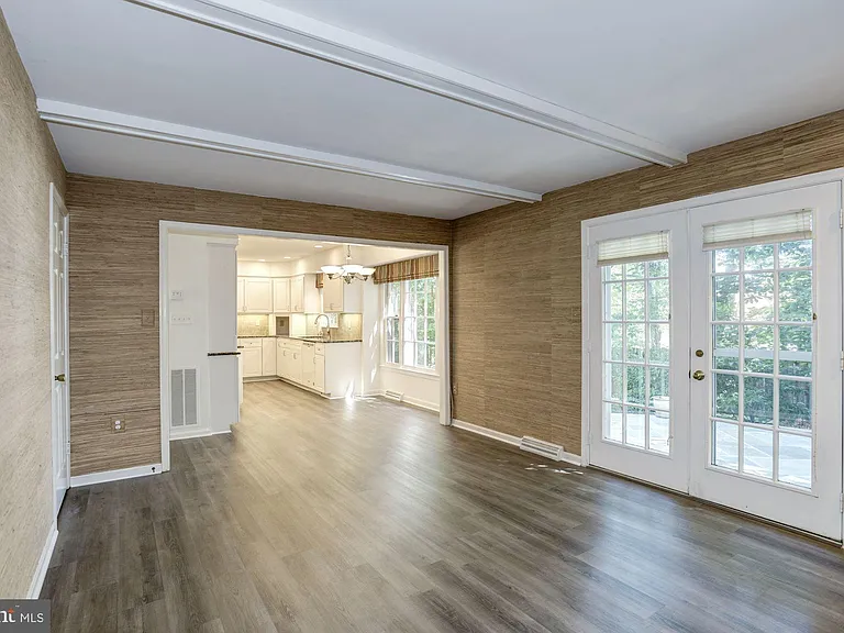 9012 Penn Manor Ct — Photo 12