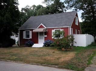 43 Pilgrim Dr, North Kingstown, RI 02852