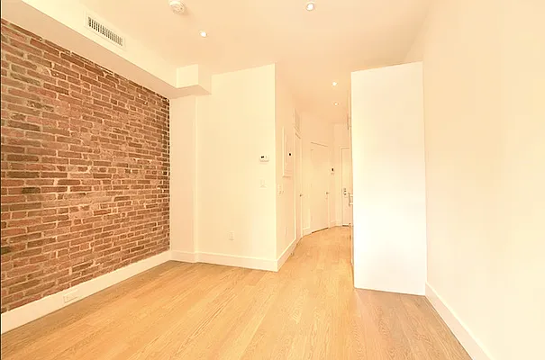 Rented by REAL New York | media 21