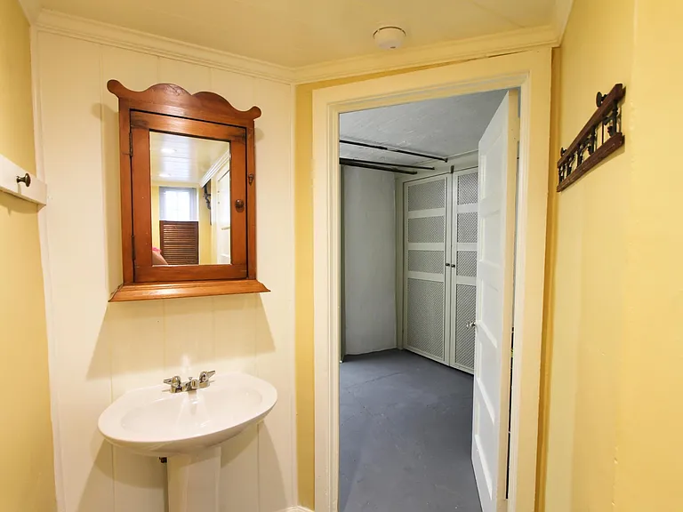 346 E Meehan Ave — Photo 29