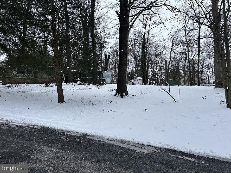 2nd image of 6095 Piney Hollow Rd