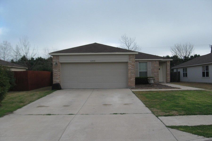 1st image of 4208 Kings Canyon Dr