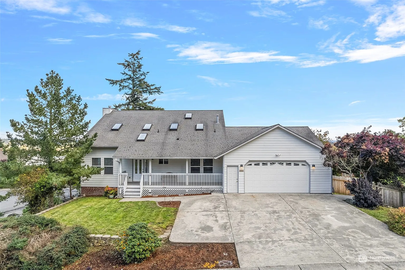 866 SW Fairhaven Drive photo 1
