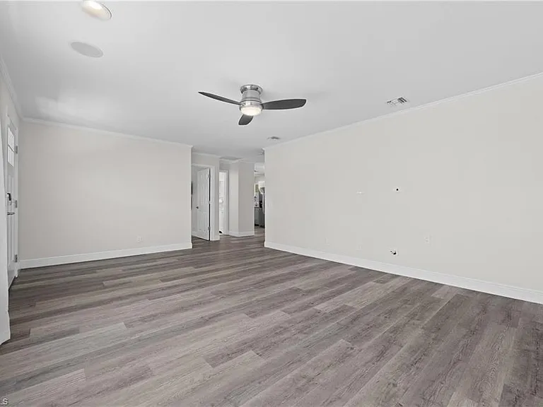 1051 Cypress Woods Dr — Photo 5