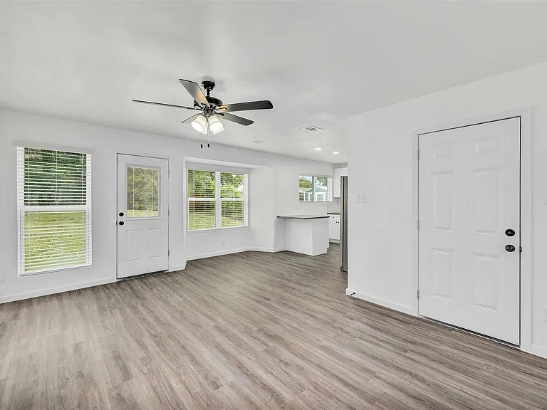 6506 King George Dr — Photo 5