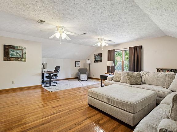4th image of 231 Nina Ln