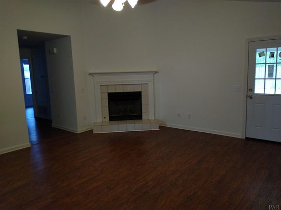 4th image of 4985 Genevive Ct