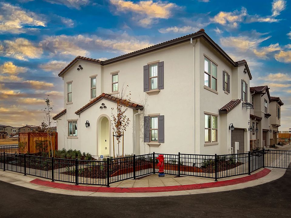 Bergamo Plan 4 Model Homesite 18