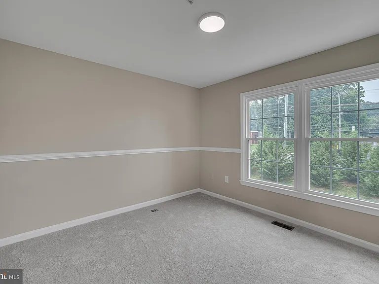 8101 Chelaberry Ct — Photo 21