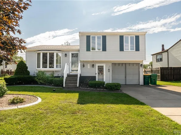 4273 Glenwillow Dr, Hamburg, NY 14075