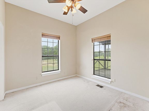 5th image of 750 Lyons Rd