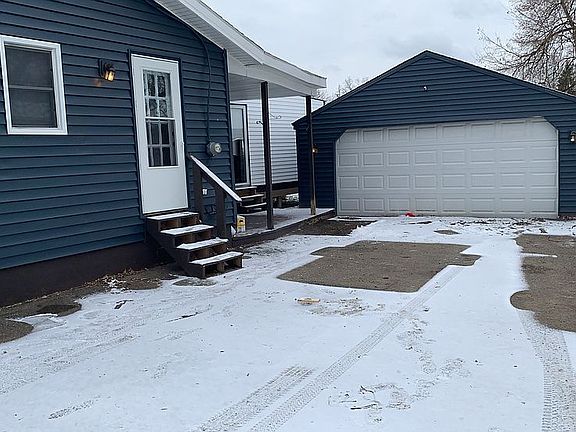 2nd image of 6066 Bunker Hill St